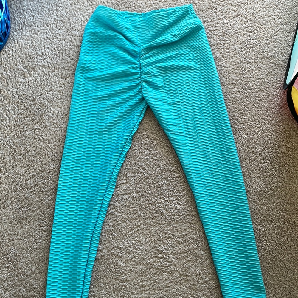 Butt scrunch leggings